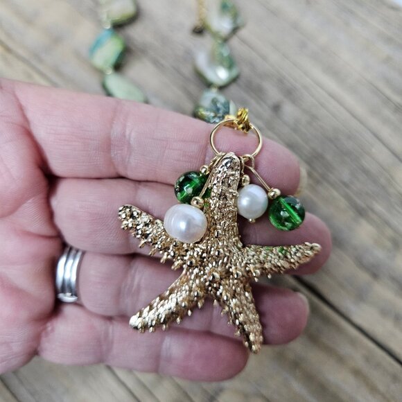 Hand Made Green Boho Chic  Shell with Gold Starfish Pendent Summer Necklace 16" - Picture 4 of 5